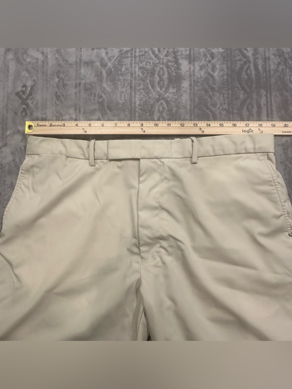 RLX Ralph Lauren Men's Flat-Front Shorts in Light Khaki - Picture 4 of 8